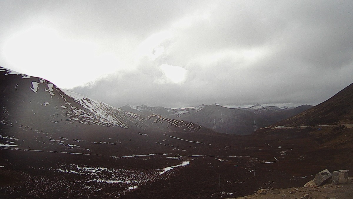 Highest point on today's ride at 4900 m.