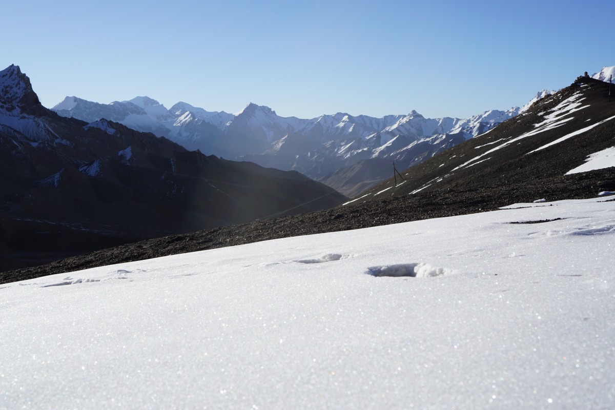 View from the 5000 m pass early in the morning.
