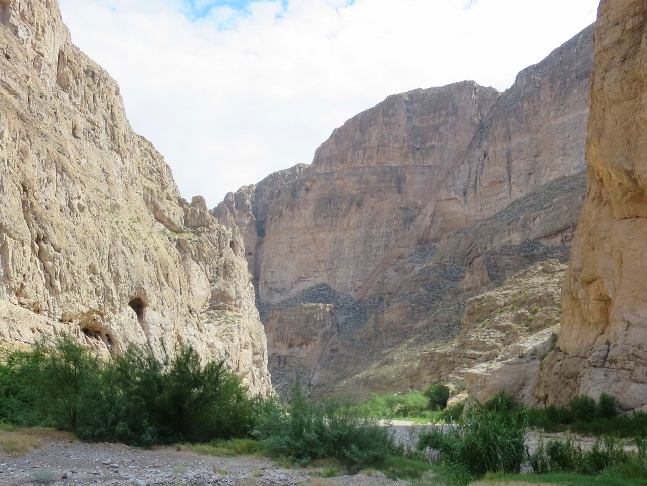 The Bouquillas Canyon. Dug out by the river over the millenias.
